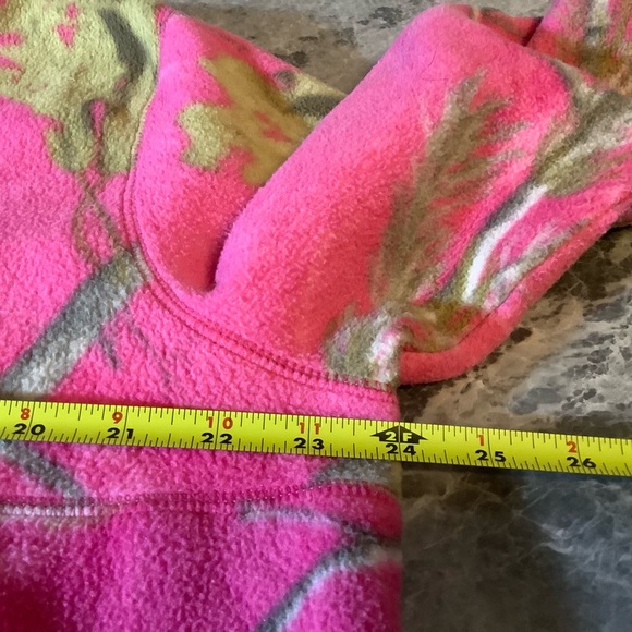 Realtree camouflage pink sweater size XXL. 20 - Picture 5 of 6